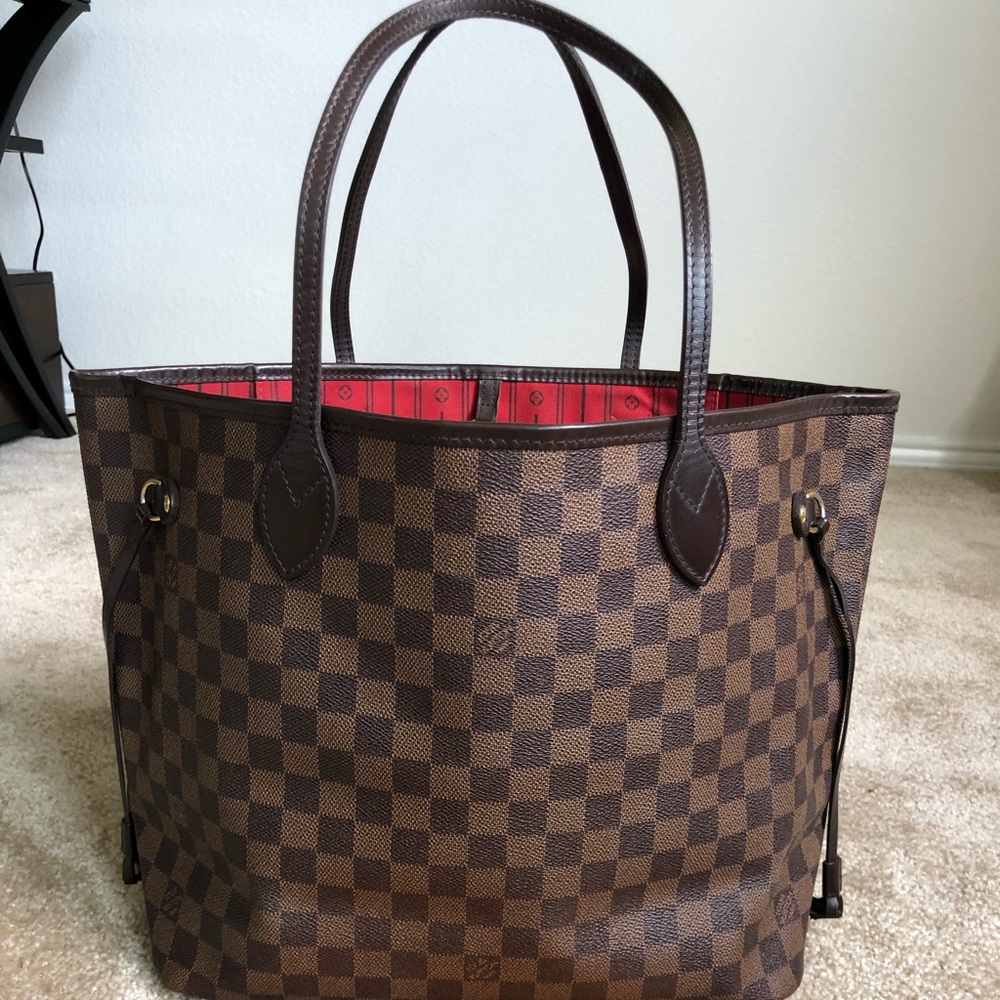 Authentic preowned lv Neverfull MM DE